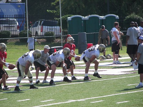 Brees practicing snaps